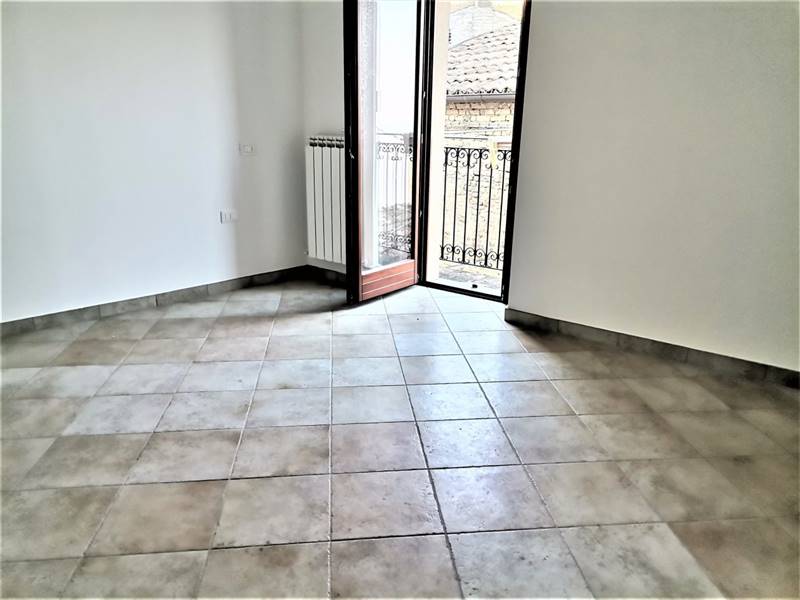 02 RIPATRANSONE - Centro storico casa del 1940 ris