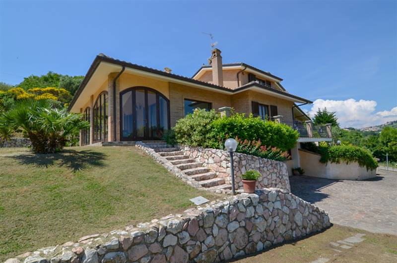 05 ACQUAVIVA PICENA VILLA CON VISTA MARE .jpg