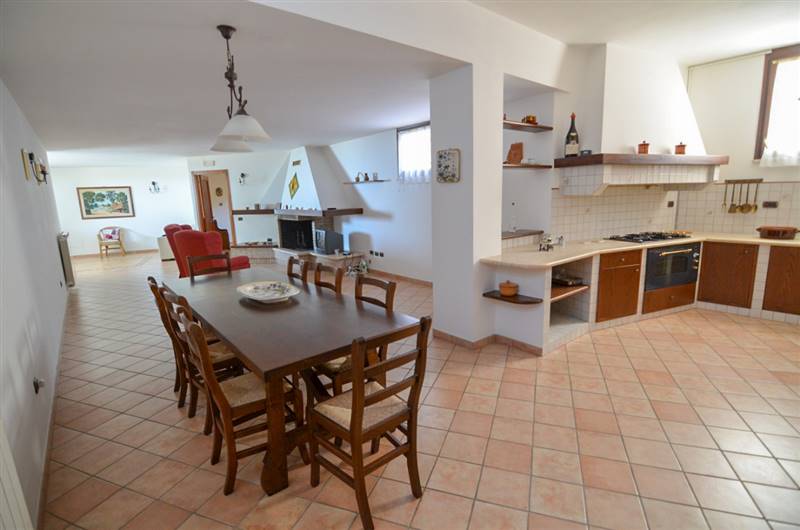 07 ACQUAVIVA PICENA VILLA CON VISTA MARE .jpg