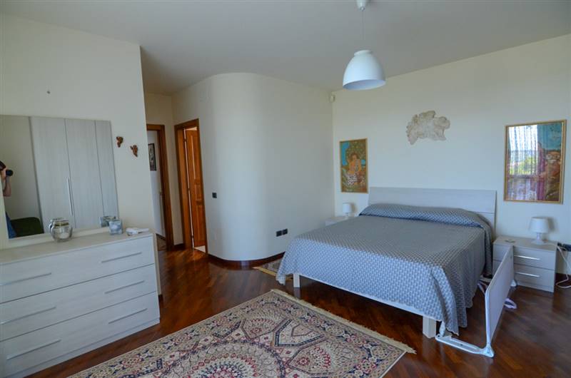 23 ACQUAVIVA PICENA VILLA CON VISTA MARE.jpg