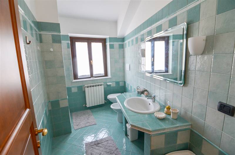 20 ACQUAVIVA PICENA VILLA CON VISTA MARE.jpg