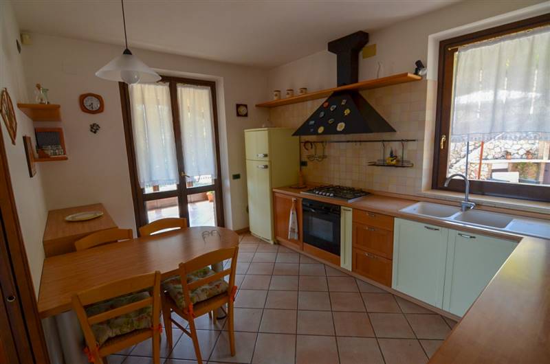 16 ACQUAVIVA PICENA VILLA CON VISTA MARE.jpg