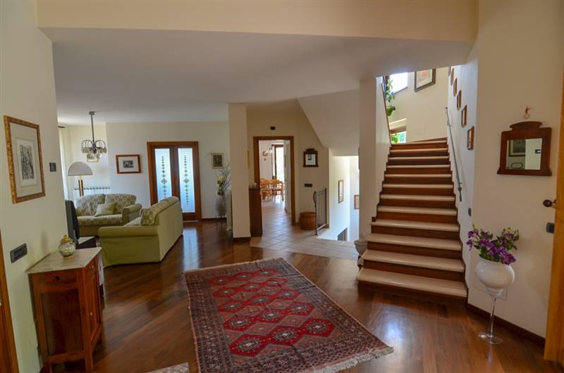 19 ACQUAVIVA PICENA VILLA CON VISTA MARE.jpg