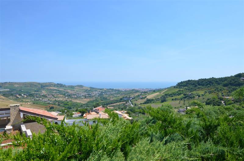 01 ACQUAVIVA PICENA VILLA CON VISTA MARE .jpg