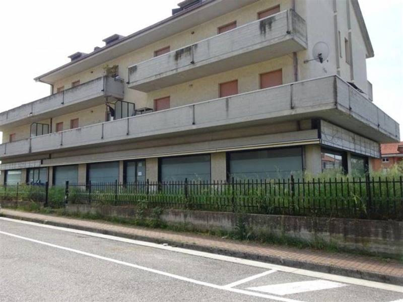 negozio con magazzino e garage dileoimmobiliare ve