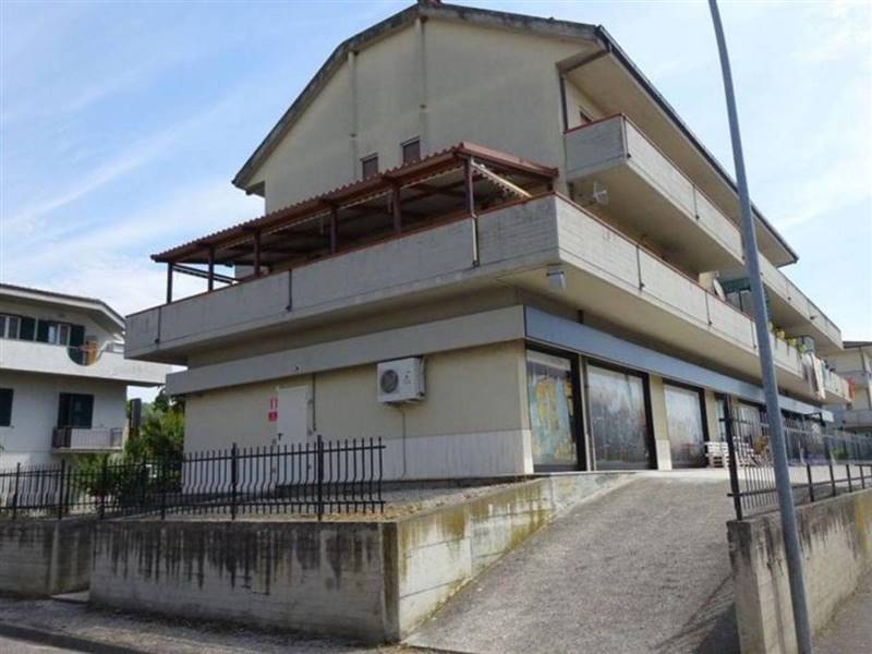 negozio con magazzino e garage dileoimmobiliare ve