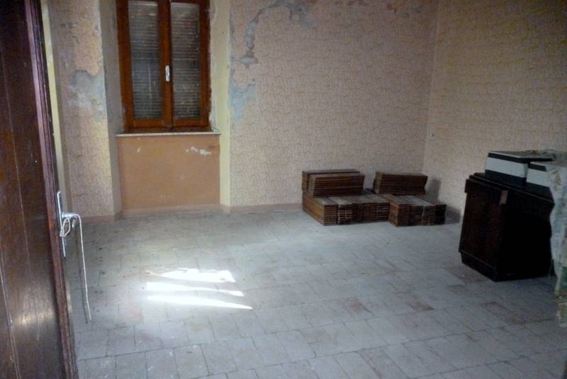 FERMO-CASALE DI CAMPAGNA-CAMERA-.JPG