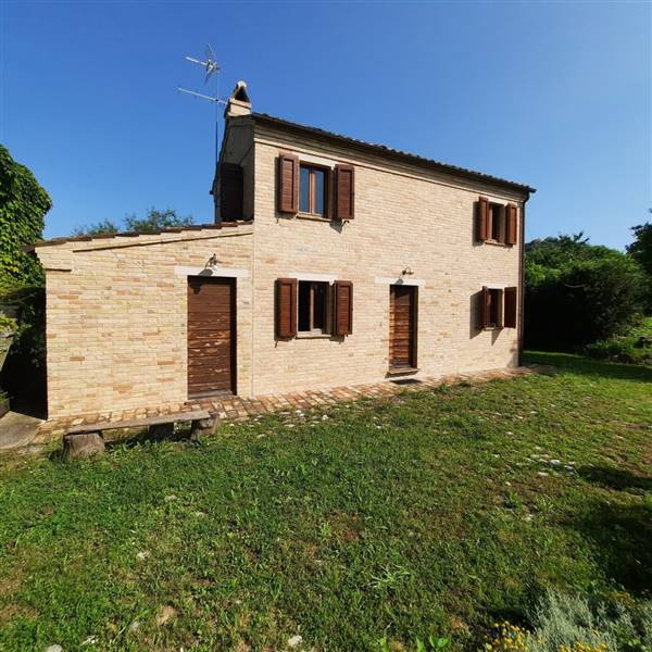 10 CARASSAI - CASOLARE RISTRUTTURATO.jpg