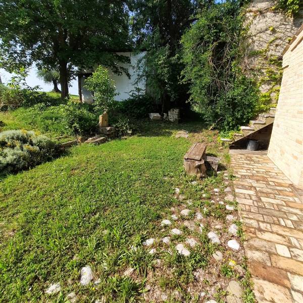 09 CARASSAI - CASOLARE RISTRUTTURATO.jpg