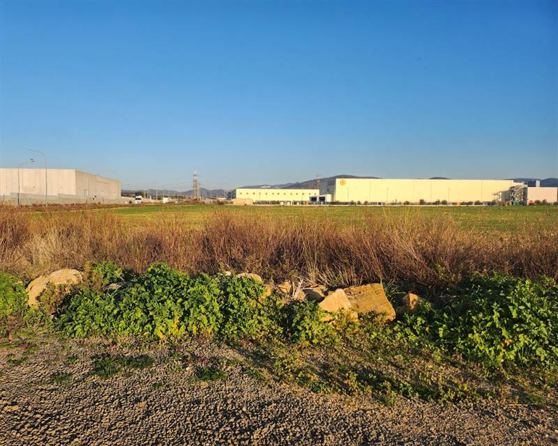 DILEOIMMOBILIARE VENDE TERRENO EDIFICABILE INDUSTR