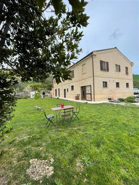 09 RIPATRANSONE - BILOCALE IN COLLINA.jpeg