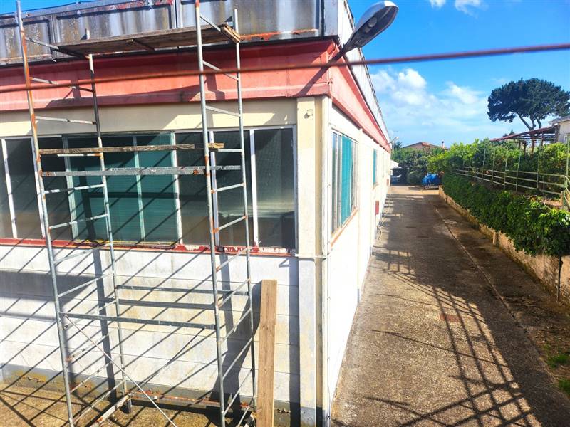 DILEOIMMOBILIARE VENDE CAPANNONE CON PIAZZALE A RO