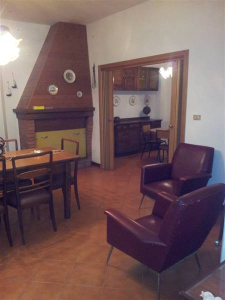 10 CASTORANO - CASA INDIPENDENTE CON VISTA MARE .j