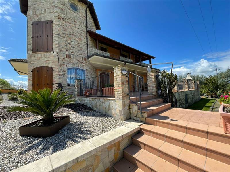DILEOIMMOBILIARE VENDE VILLA CON PISCINA (5).jpeg