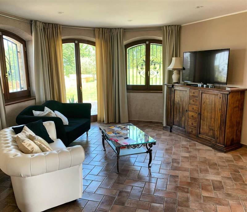 DILEOIMMOBILIARE VENDE VILLA CON PISCINA (4).jpg