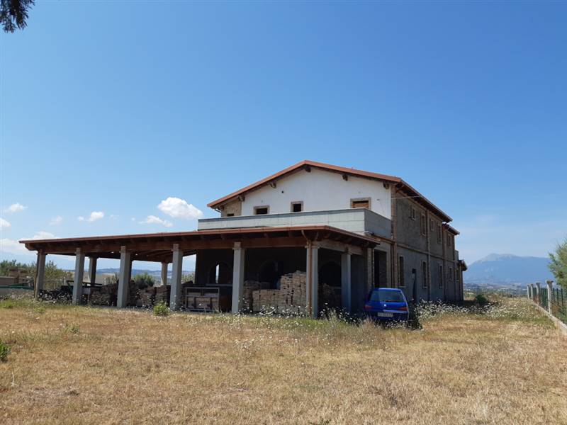 11 TORTORETO - COUNTRY HOUSE DA RISTRUTTURARE.jpg