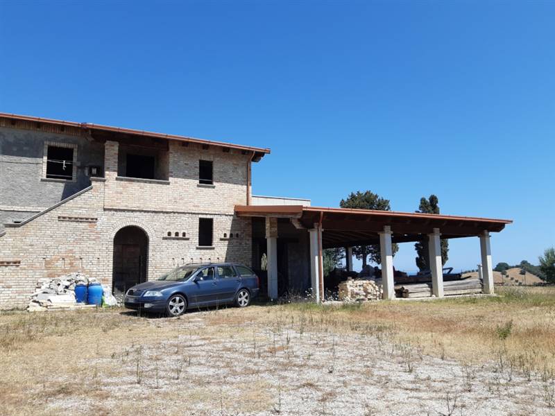 09 TORTORETO - COUNTRY HOUSE DA RISTRUTTURARE.jpg