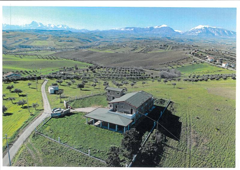 01 TORTORETO - COUNTRY HOUSE DA RISTRUTTURARE.jpg