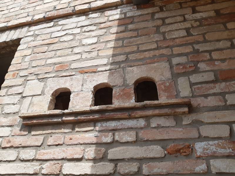 18 TORTORETO - COUNTRY HOUSE DA RISTRUTTURARE.jpg