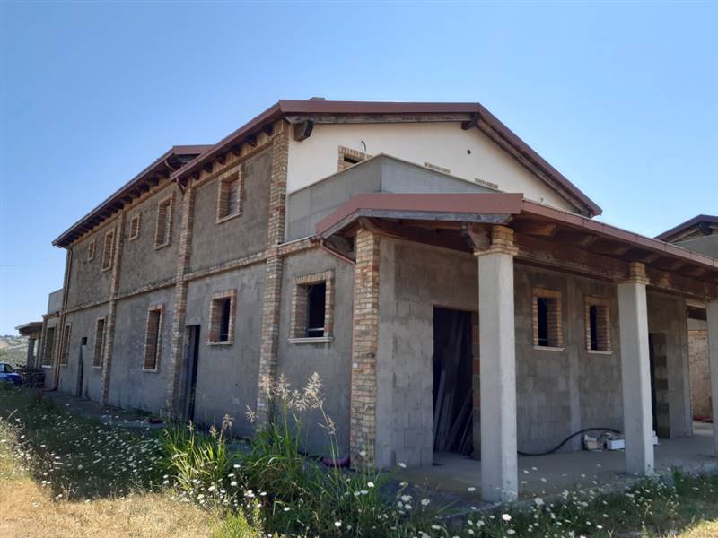 06 TORTORETO - COUNTRY HOUSE DA RISTRUTTURARE.jpg