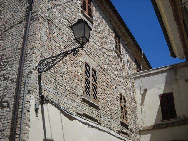 30COLONNELLA-CENTROSTORICOCASAPARZIALMENTERISTRjpg