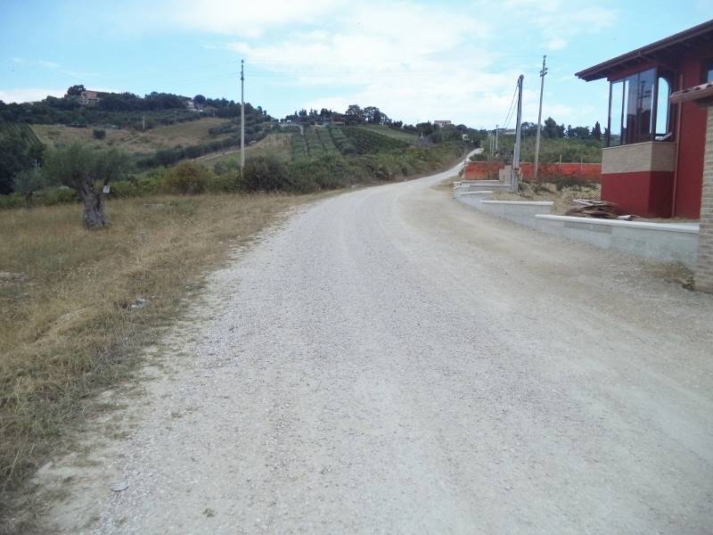 19 COLONNELLA- Vigneto di 12 ettari con casale e l