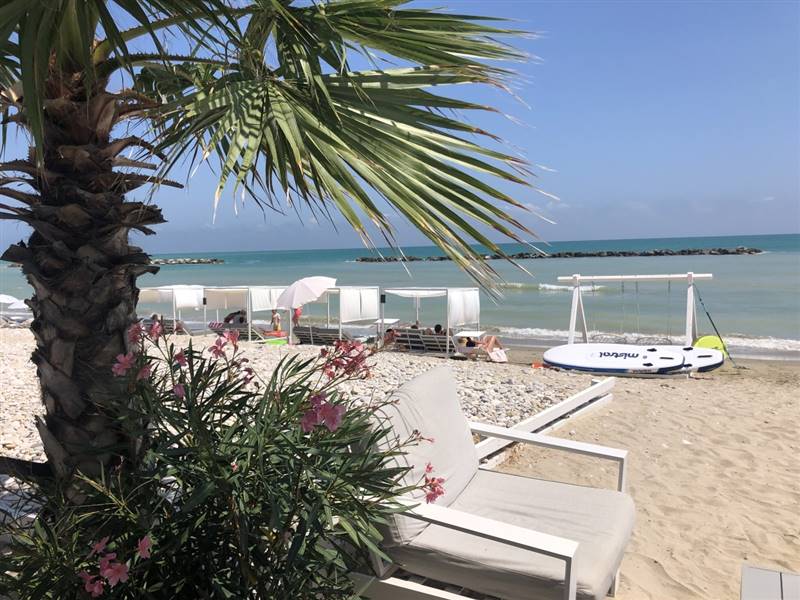 Villa Alwin Beach Resort strand (11).JPG