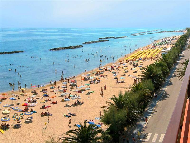 06 CUPRA MARITTIMA-AVVIATO STABILIMENTO BALNEARE V