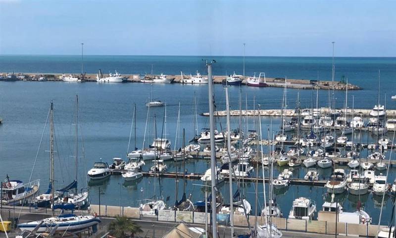 03 SAN BENEDETTO DEL TRONTO PIAZZALE IN AFFIT. jpg