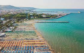 04 SAN BENEDETTO DEL TRONTO PIAZZALE AFFITTASIjpeg