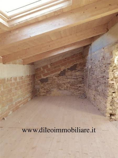 21DILEOIMMOBILIAREVENDEAPPARTAMENTOALGREZZORIPATRA