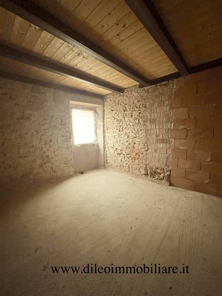 10DILEOIMMOBILIAREVENDEAPPARTAMENTOALGREZZORIPATRA