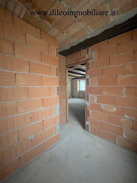 12DILEOIMMOBILIAREVENDEAPPARTAMENTOALGREZZORIPATRA