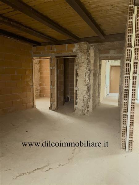 13DILEOIMMOBILIAREVENDEAPPARTAMENTOALGREZZORIPATRA
