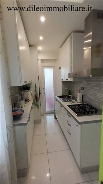 05 GROTTAMMAREDILEOVENDELUMINOSOEAMPIOAPPARTAMENTO