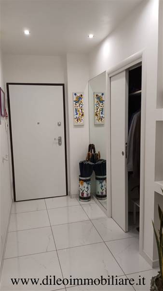 03 GROTTAMMAREDILEOVENDELUMINOSOEAMPIOAPPARTAMENTO