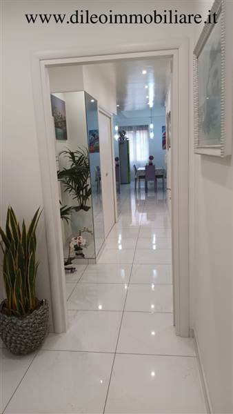 06 GROTTAMMAREDILEOVENDELUMINOSOEAMPIOAPPARTAMENTO