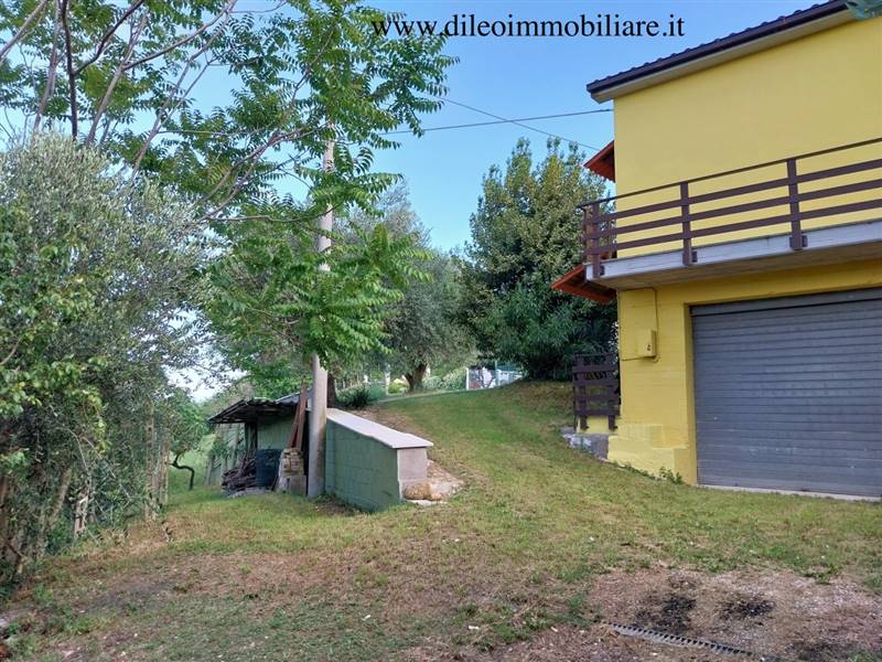 03DILEOIMMOBILIAREVENDECASACONTERRENOCASTORANO.jpg