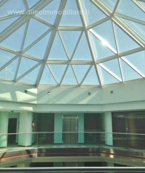 LOCALE COMMERCIALE (1).png