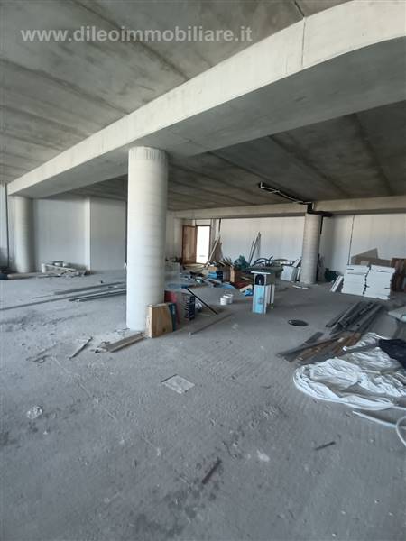 LOCALE COMMERCIALE (3).jpg