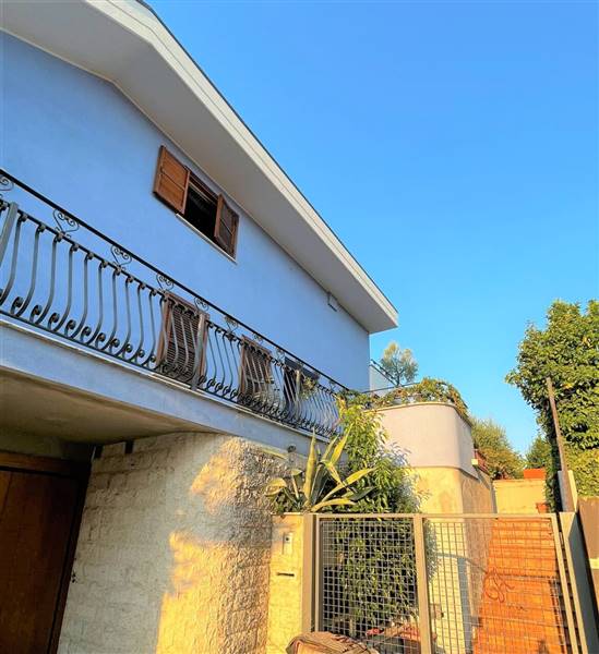 DILEOIMMOBILIARE VENDE VILLA