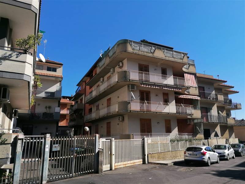 Appartamento in Via San Nicolò a Aci Catena