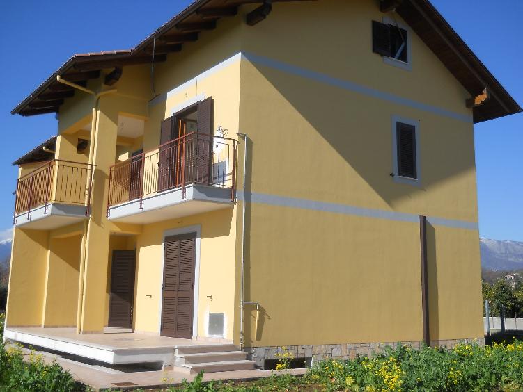 Villa a schiera in nuova costruzione in zona Marina di Minturno a Minturno