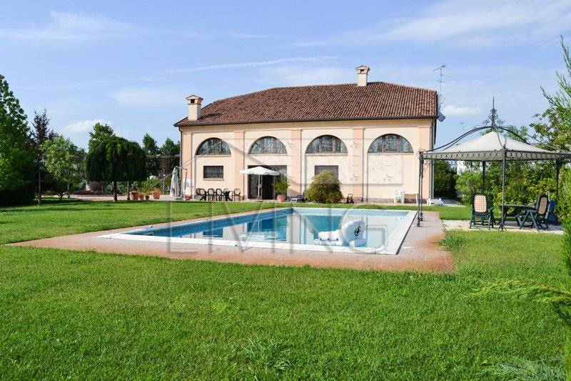 Villa in zona Ca'Matte a Castelmassa