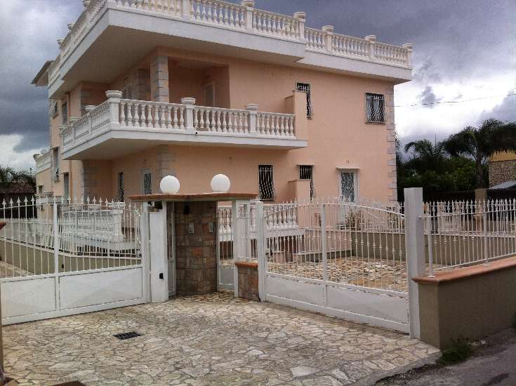 Villa a schiera in Via Berardinetti a Scafati