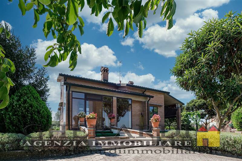 Villa in ottime condizioni in zona Quartesana a Ferrara