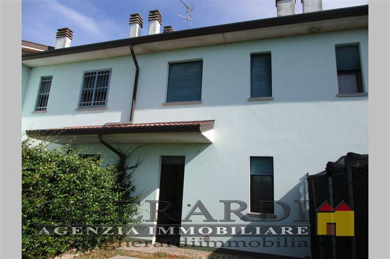 Villa a schiera in ottime condizioni in zona Gaibanella a Ferrara