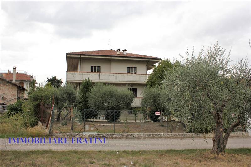 Casa singola in ottime condizioni in zona Villa Lempa a Civitella del Tronto