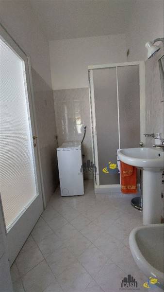 Bagno di servizio b.jpg