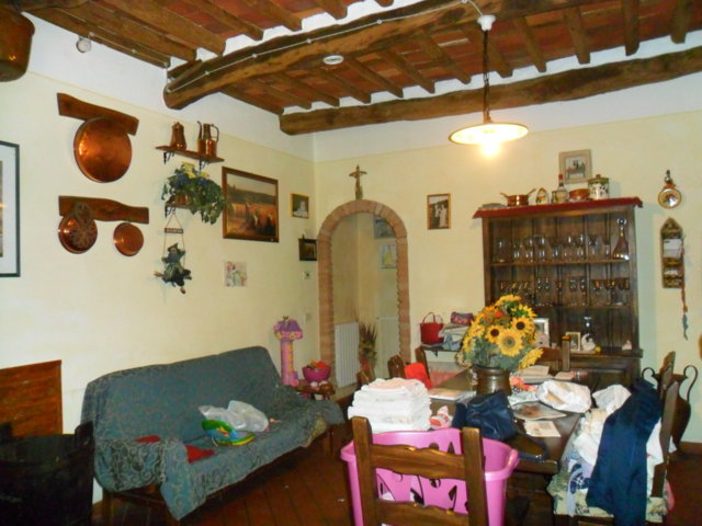 Rustico casale in ottime condizioni in zona Bozzano a Massarosa
